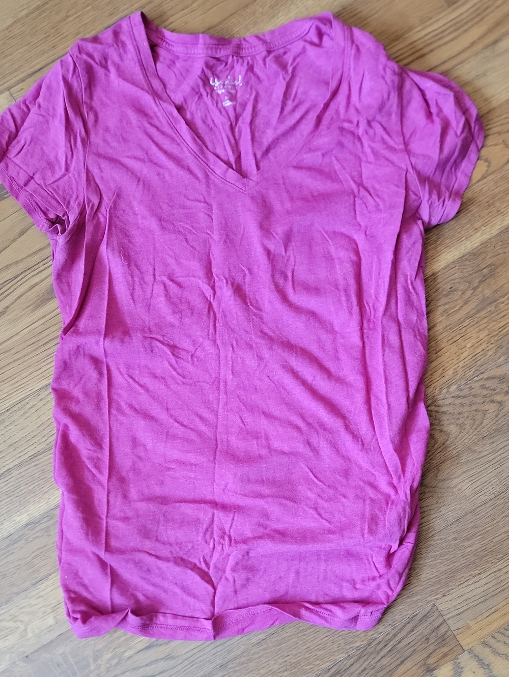 Ingrid & Isabel V-Neck Short Sleeve Tee in Bright Fuchsia